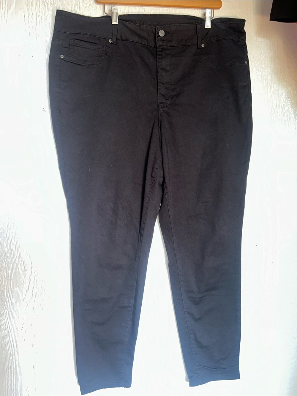 Women’s Black Ankle Crop Jeans